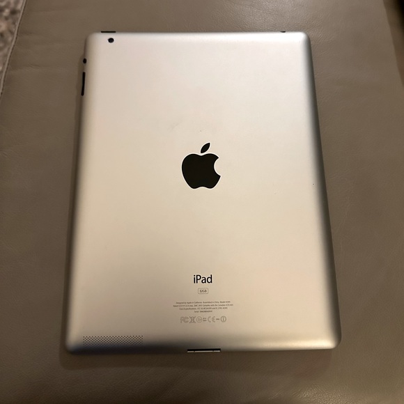 iPad - Picture 4 of 5